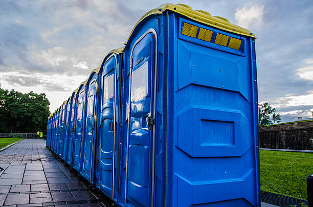 Best VIP or Luxury Restroom Trailers in Gages Lake, IL